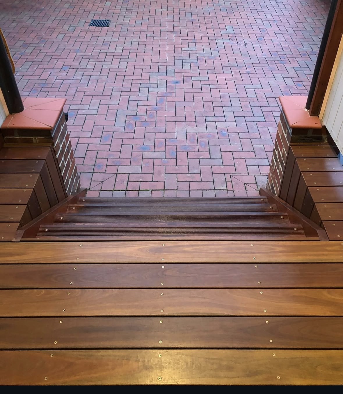 Spotted gum decking, entry steps and VJ panelling at Box Hill